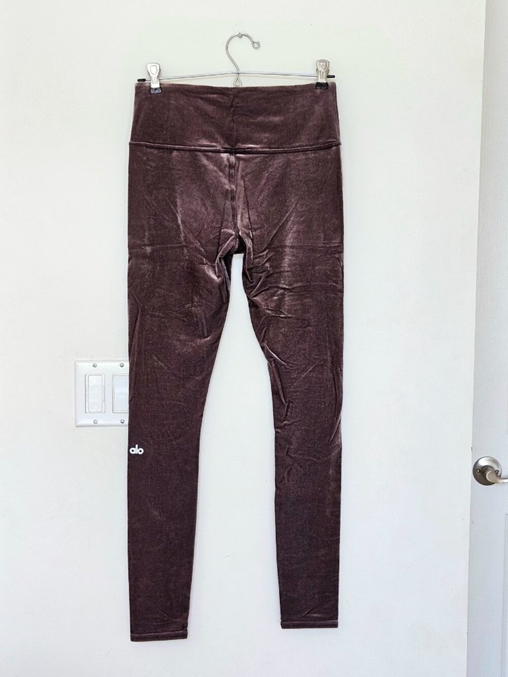 Alo Yoga Women's High Waist Posh Velour Legging and Bra Raisin Size Medium M - Picture 3 of 8